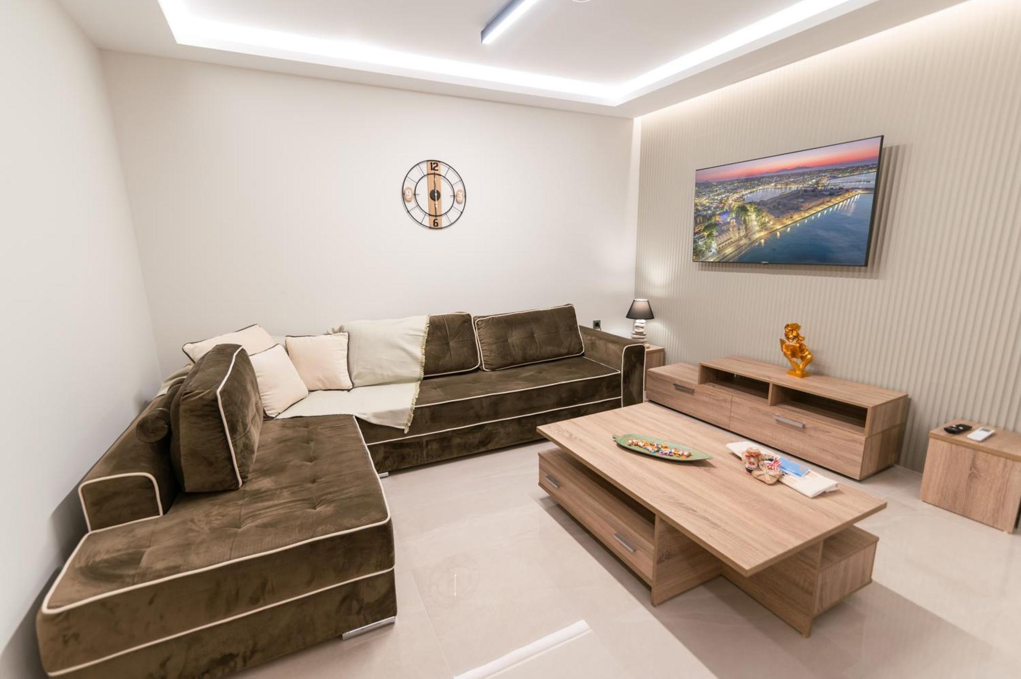Byron Apartment